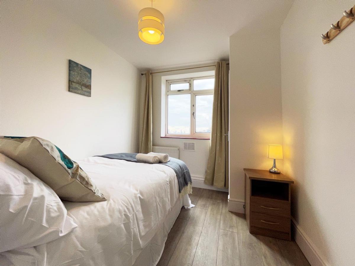 Sophie Place In Vauxhall - 3 Double Beds, 1 Sofa Bed, Spacious London Exterior photo